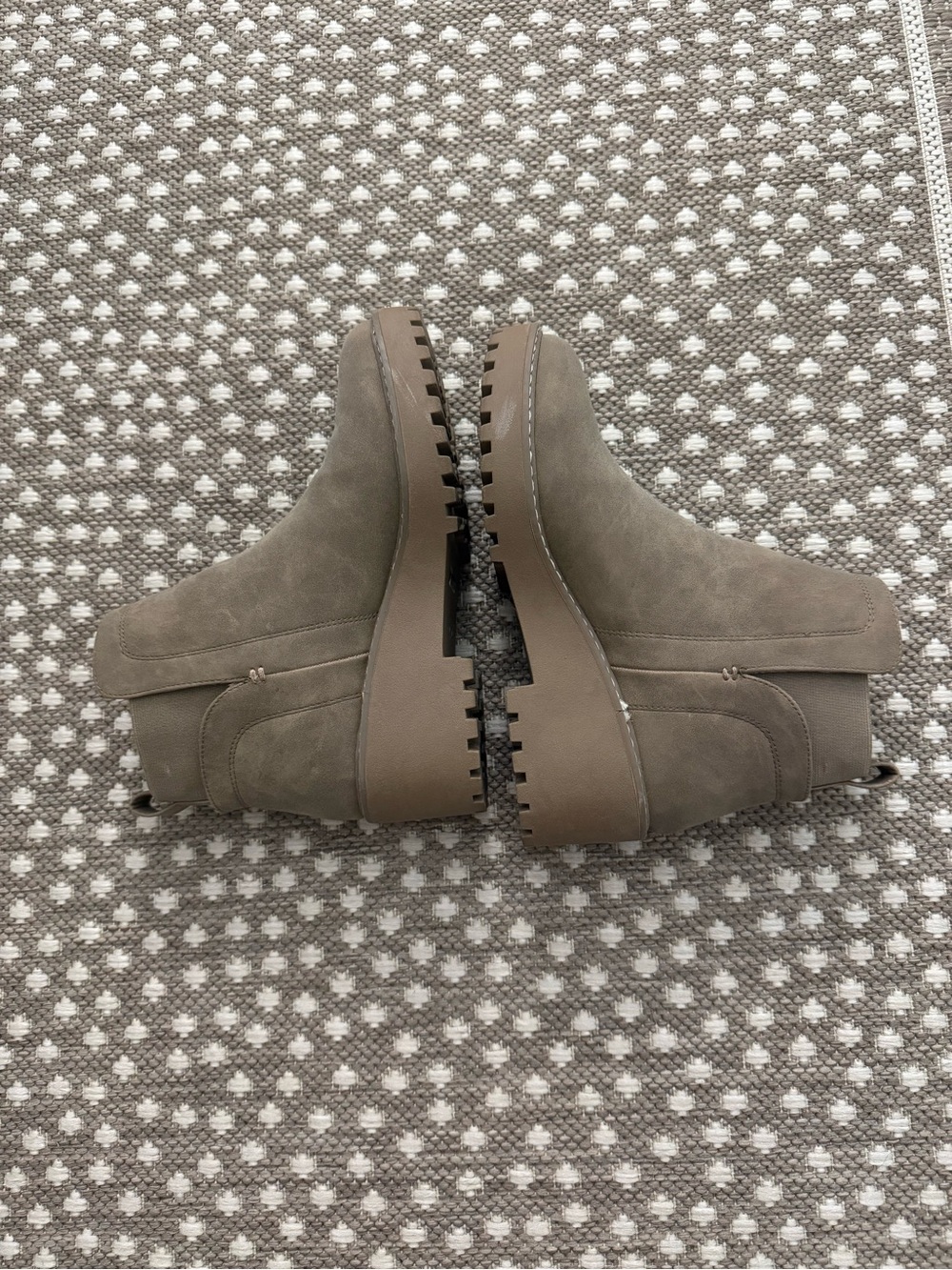 DV Dolce Vita Women’s “Rancher” Taupe Chelsea Lug Ankle Boots, Size 8 - Picture 7 of 10